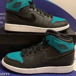 Air Jordan 1 Retro High Black Rio Teal Kids 5.5y